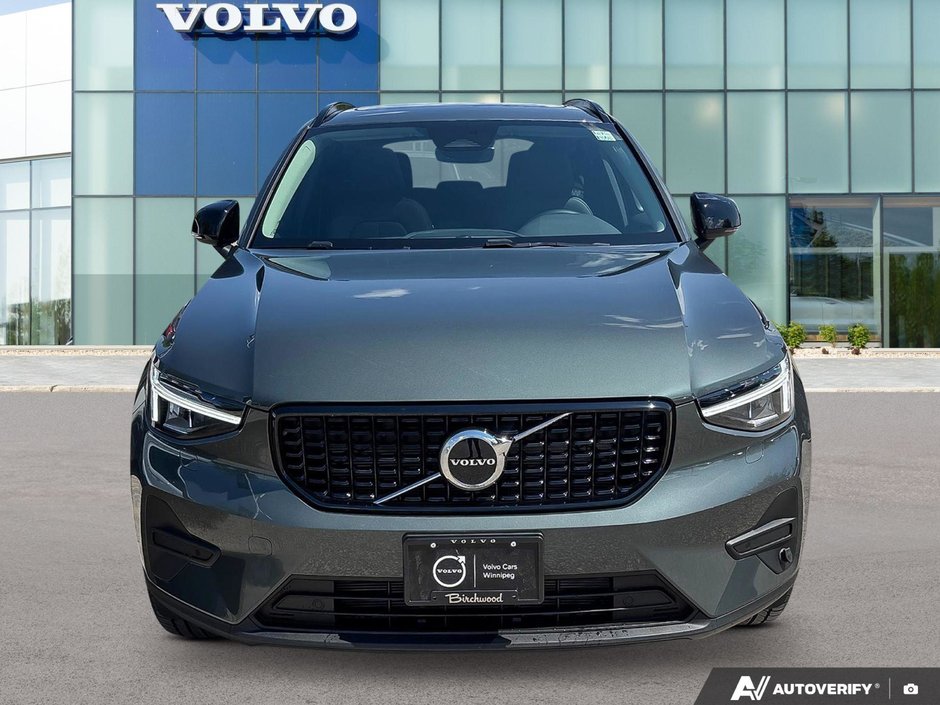 2026 Volvo XC40 Core Dark Theme-5