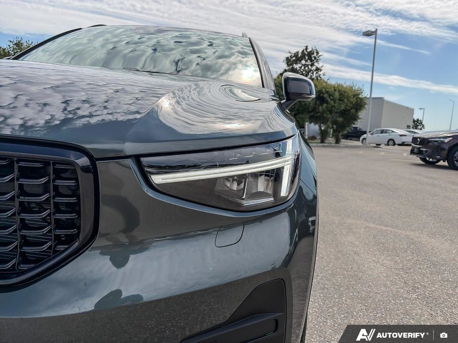 2026 Volvo XC40 Core Dark Theme-11