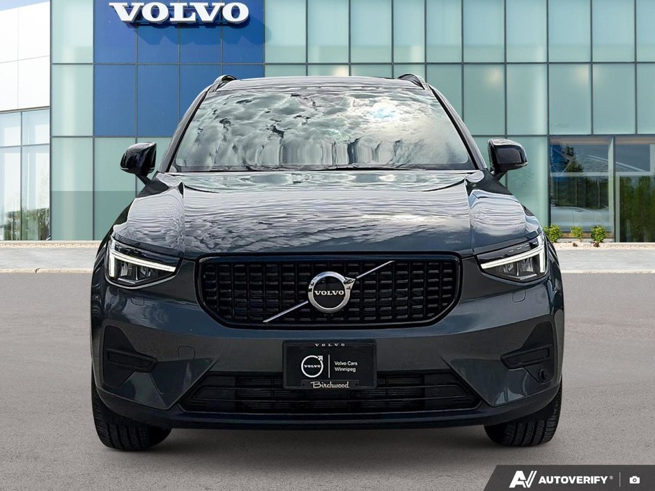 2026 Volvo XC40 Core Dark Theme-5