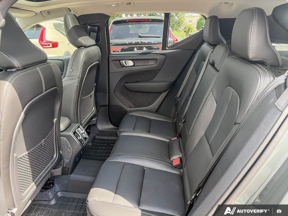 2026 Volvo XC40 Core Dark Theme-23