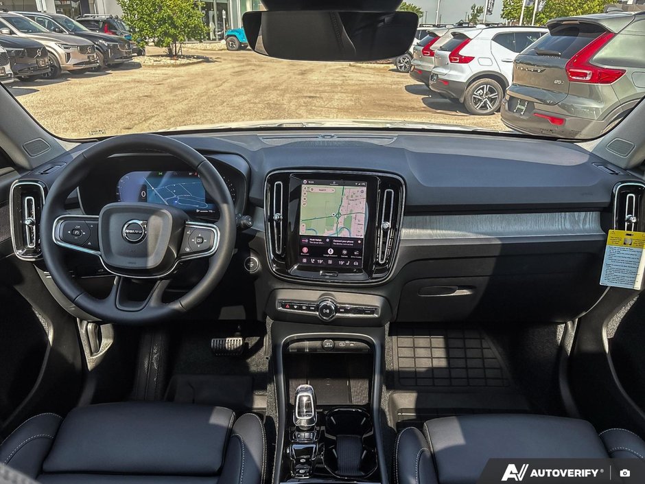 2026 Volvo XC40 Plus Dark Theme-23