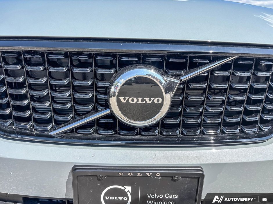 2026 Volvo XC40 Core Dark Theme-6