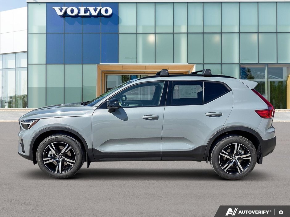 2026 Volvo XC40 Core Dark Theme-2