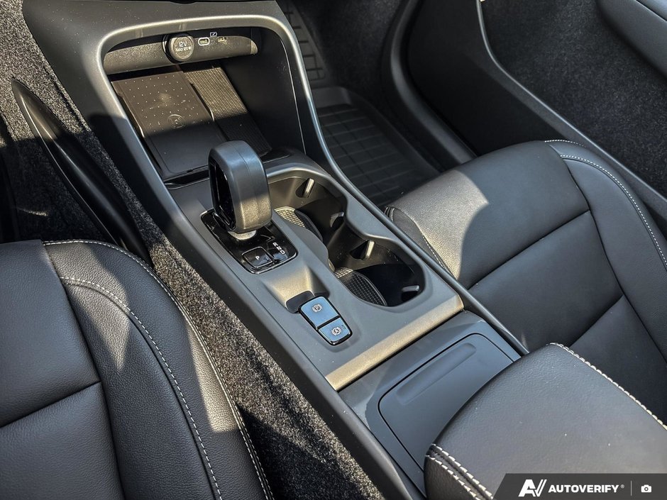 2026 Volvo XC40 Core Dark Theme-18
