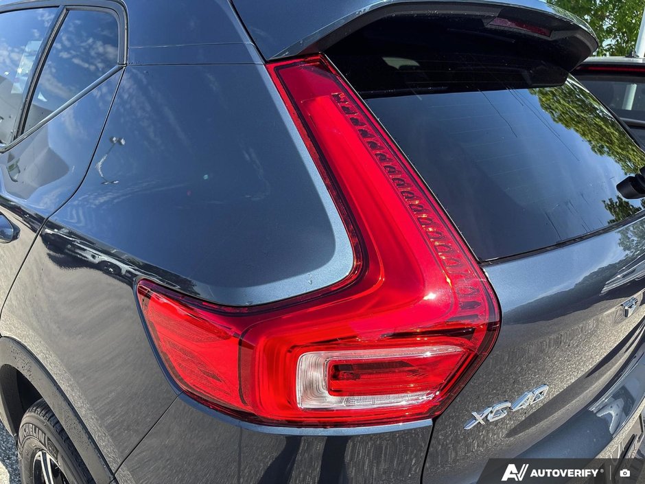 2026 Volvo XC40 Core Dark Theme-12