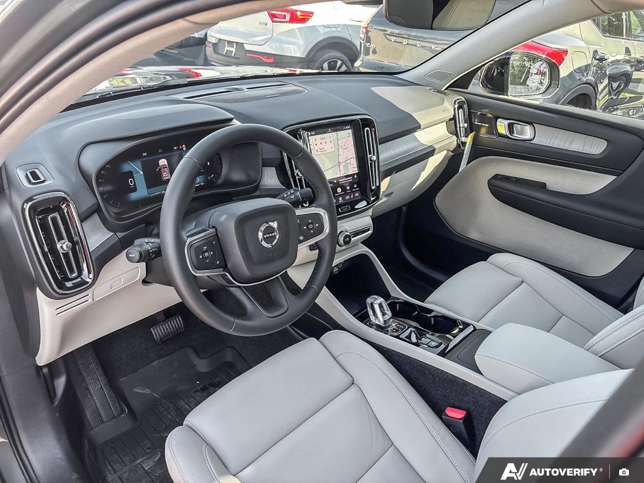 2026 Volvo XC40 Plus Dark Theme-13