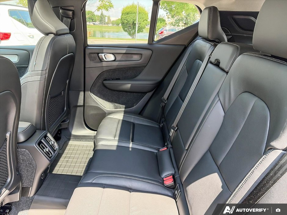 2026 Volvo XC40 Core Dark Theme-23
