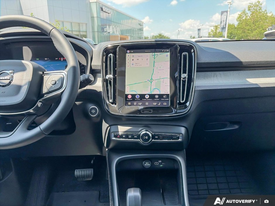 2026 Volvo XC40 Core Dark Theme-19