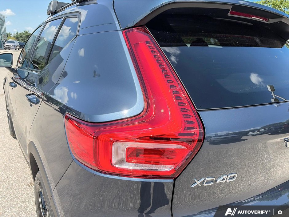 2026 Volvo XC40 Core Dark Theme-12