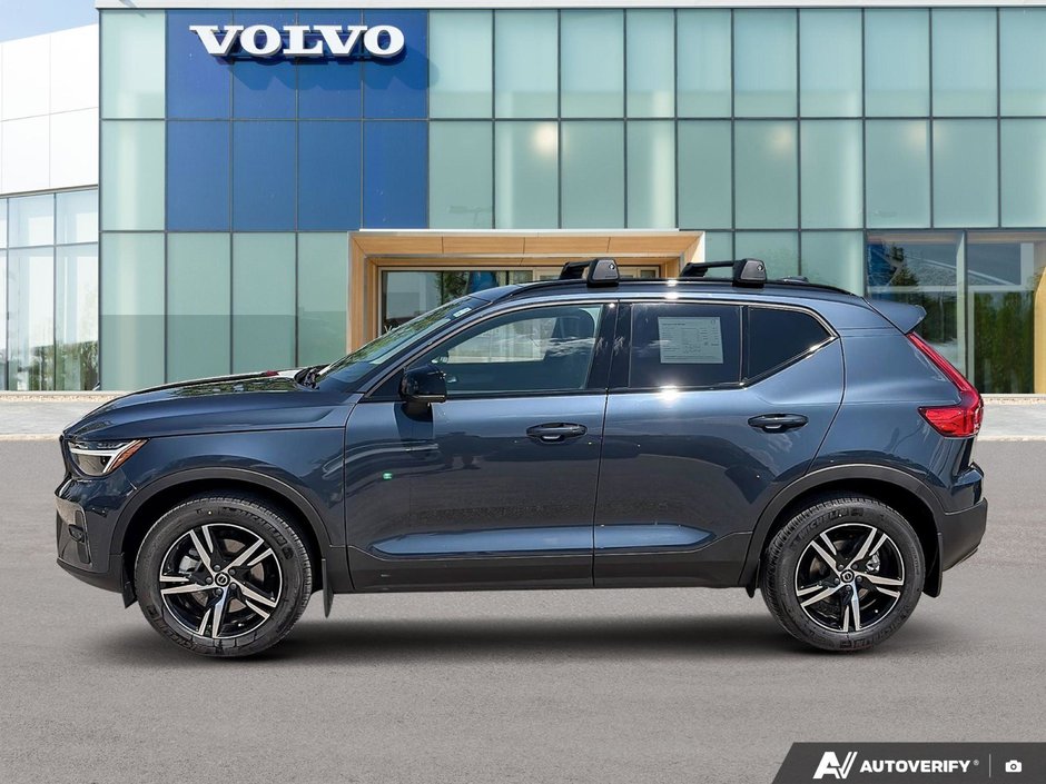 2026 Volvo XC40 Core Dark Theme-2