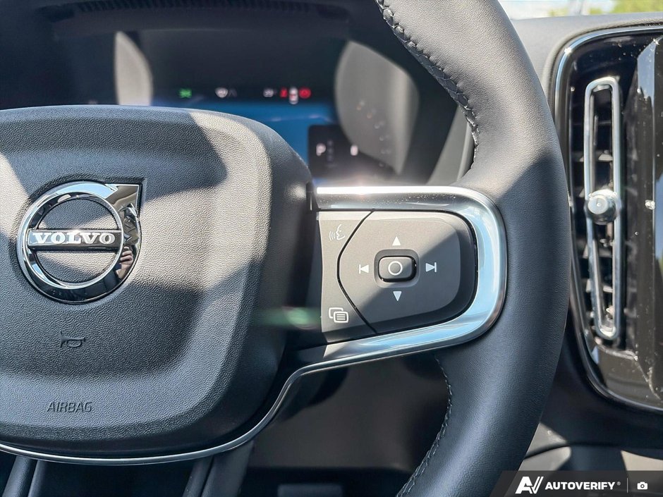 2026 Volvo XC40 Core Dark Theme-16