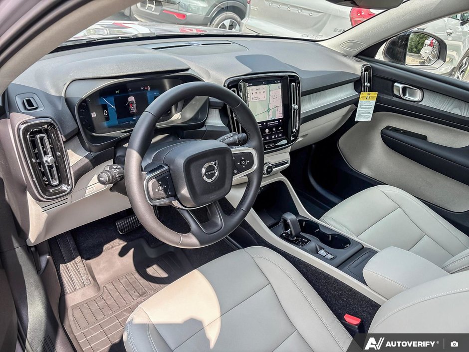 2026 Volvo XC40 Core Dark Theme-13