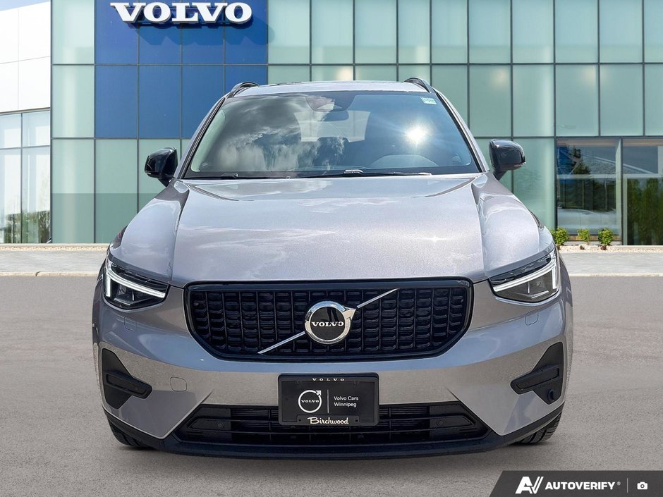 2026 Volvo XC40 Core Dark Theme-5