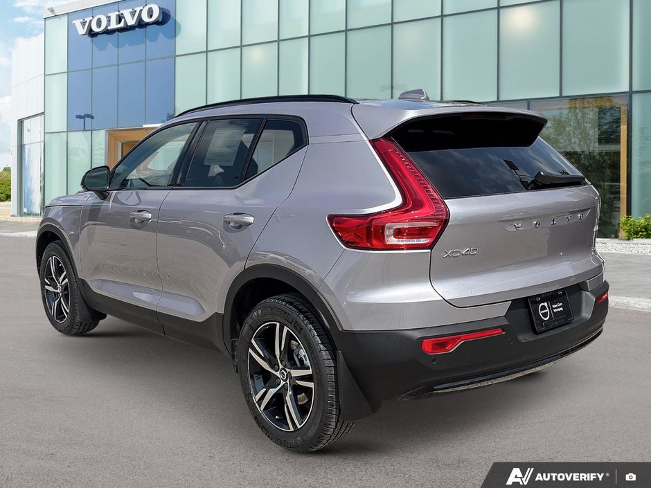 2026 Volvo XC40 Core Dark Theme-3