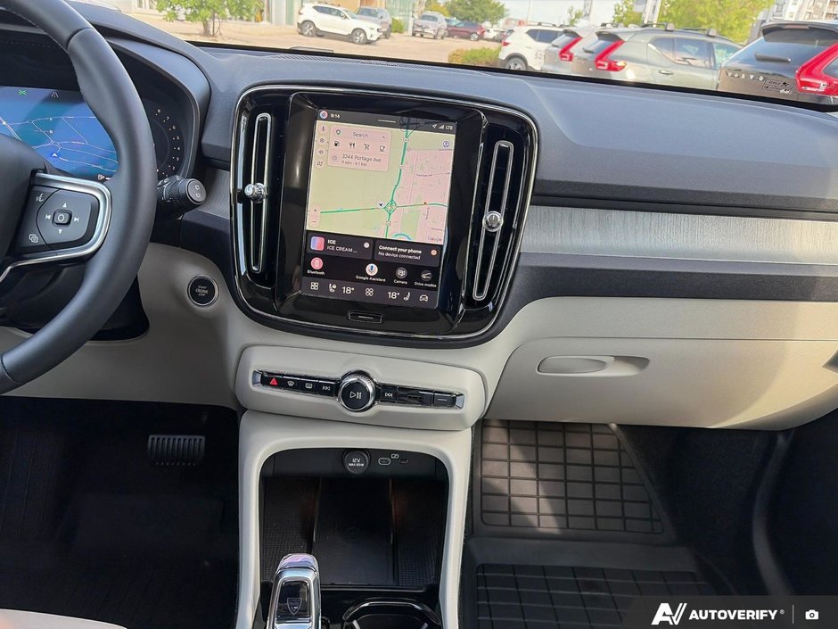 2026 Volvo XC40 Ultra Dark Theme-18