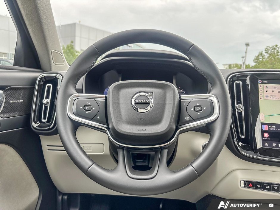 2026 Volvo XC40 Plus Dark Theme-13
