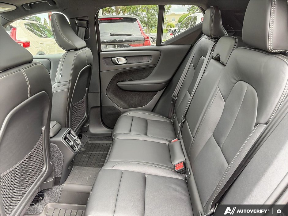 2026 Volvo XC40 Plus Dark Theme-22