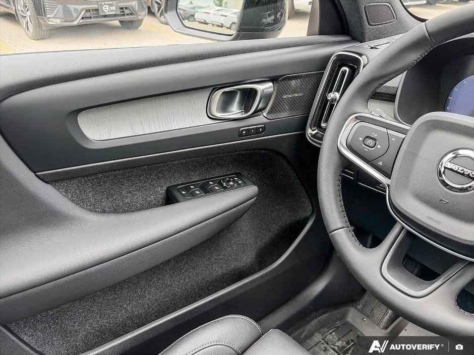 2026 Volvo XC40 Plus Dark Theme-16