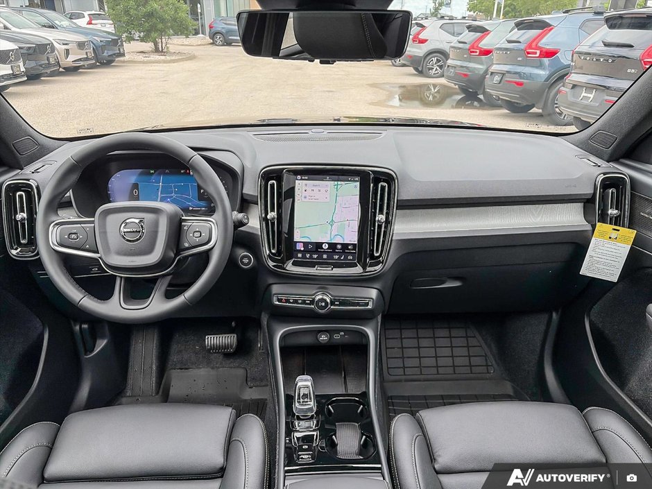2026 Volvo XC40 Plus Dark Theme-23