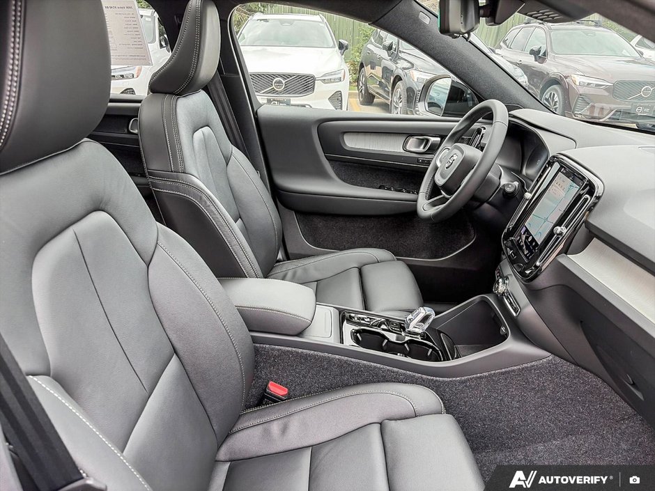 2026 Volvo XC40 Plus Dark Theme-21