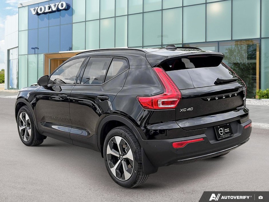 2026 Volvo XC40 Plus Dark Theme-2