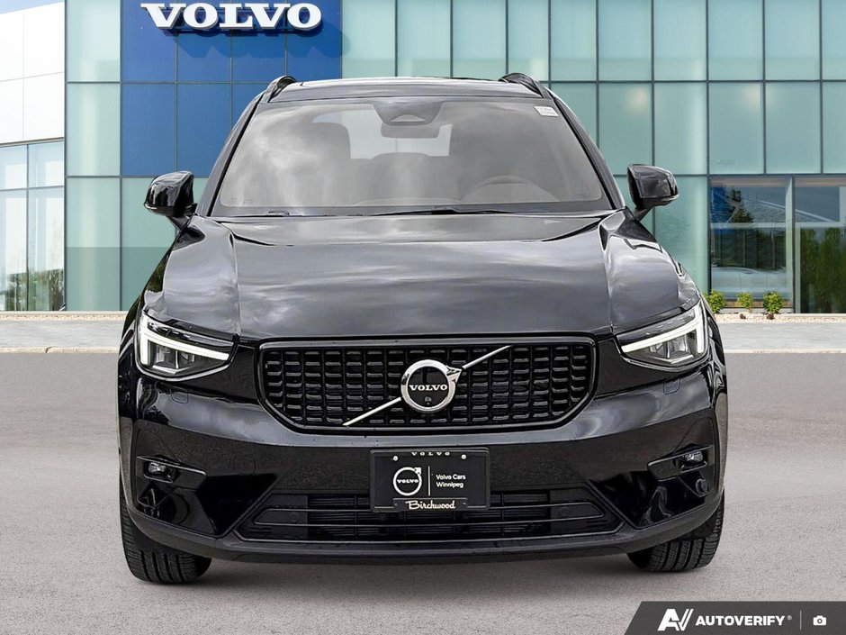 2026 Volvo XC40 Plus Dark Theme-4