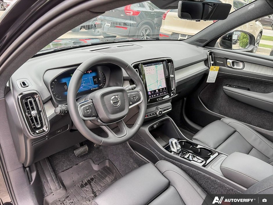 2026 Volvo XC40 Plus Dark Theme-12