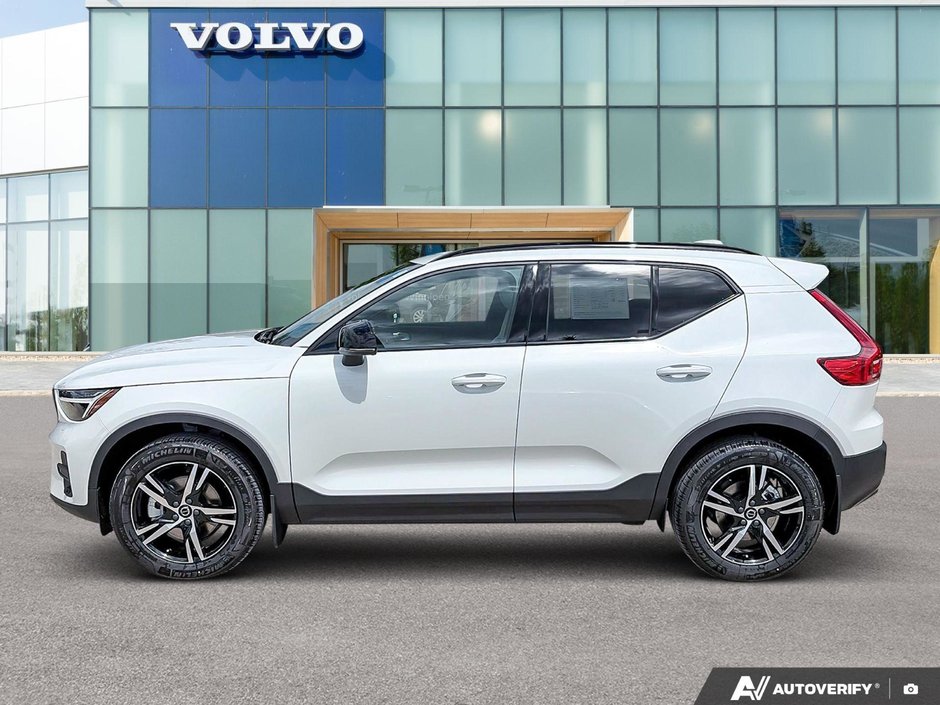 2026 Volvo XC40 Core Dark Theme-1