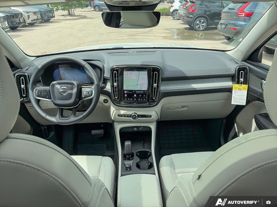2026 Volvo XC40 Core Dark Theme-23