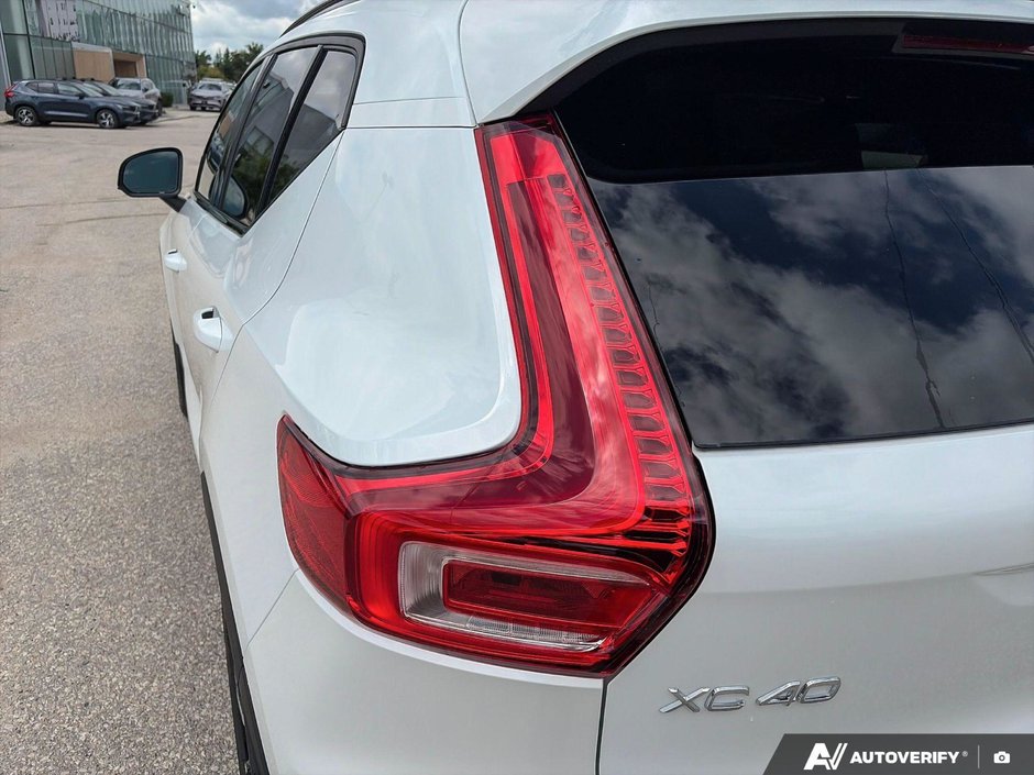 2026 Volvo XC40 Core Dark Theme-11