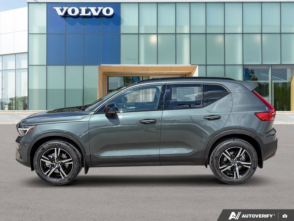 2026 Volvo XC40 Core Dark Theme-2
