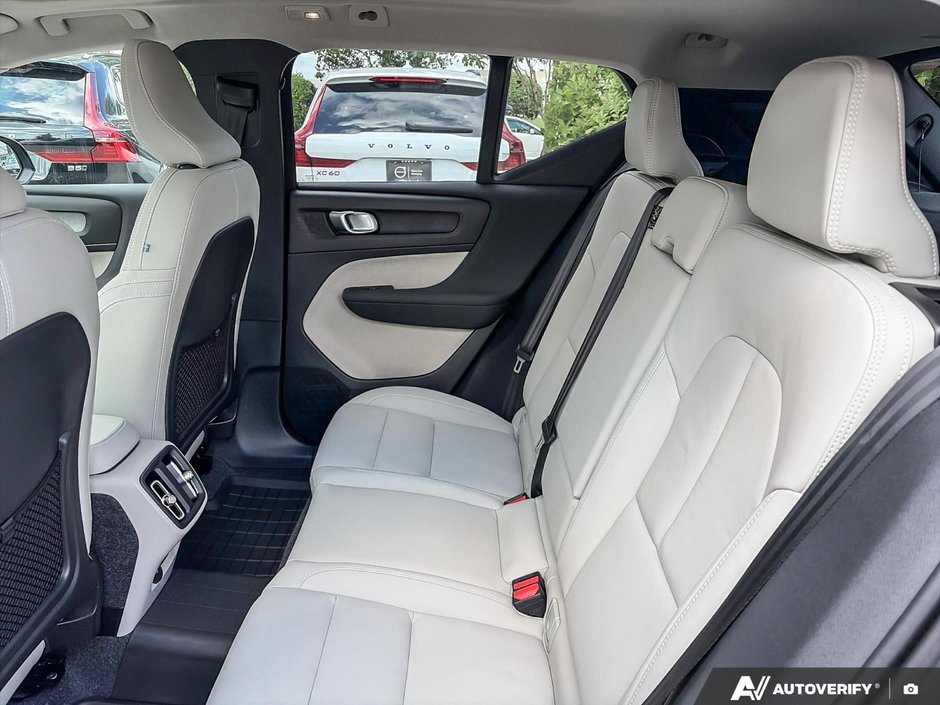 2026 Volvo XC40 Core Dark Theme-11