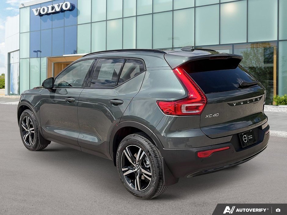 2026 Volvo XC40 Core Dark Theme-4