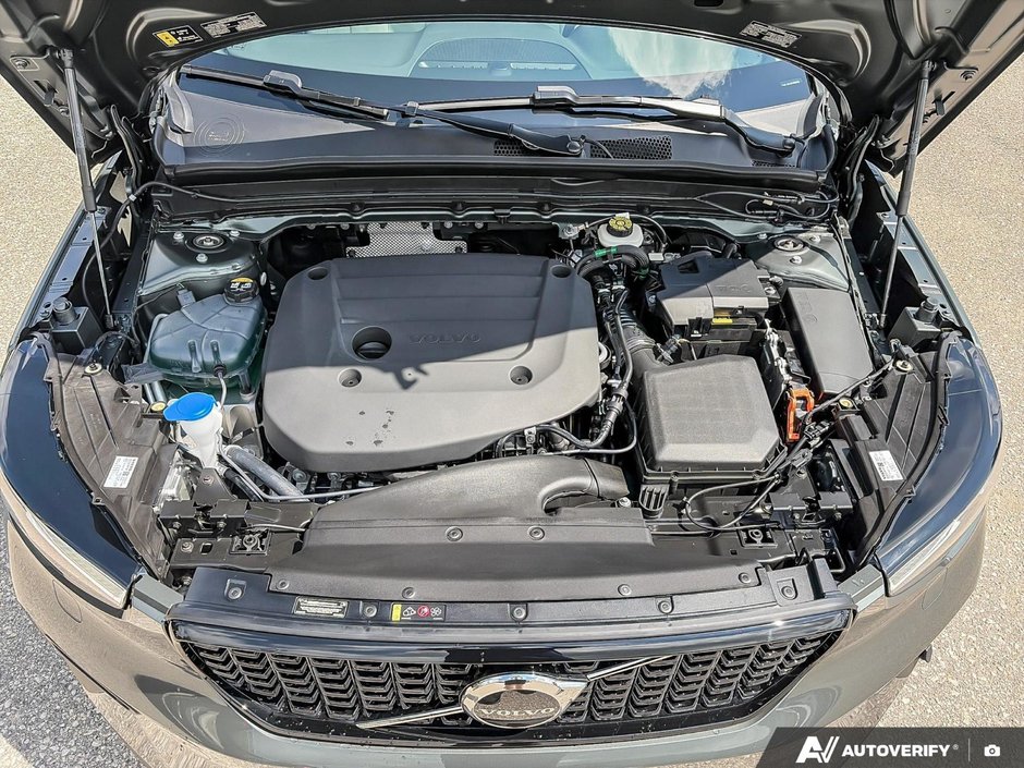 2026 Volvo XC40 Core Dark Theme-12