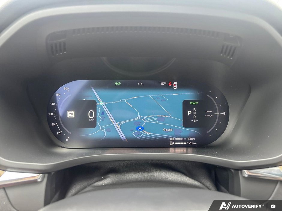 2026 Volvo XC60 Plug-In Hybrid Plus Dark Theme-15