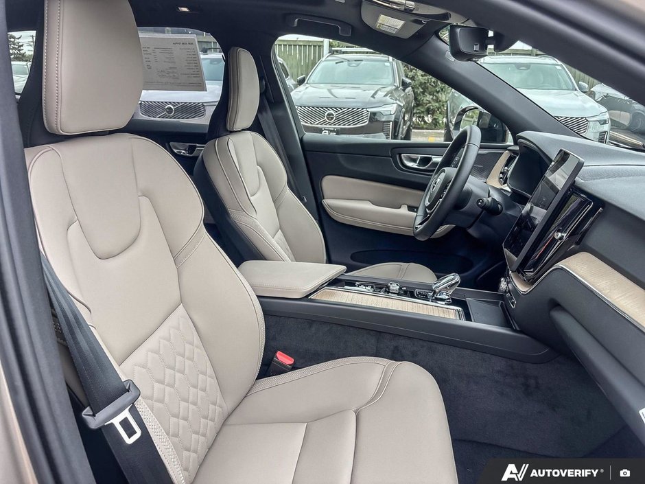 2026 Volvo XC60 Plug-In Hybrid Plus Dark Theme-22