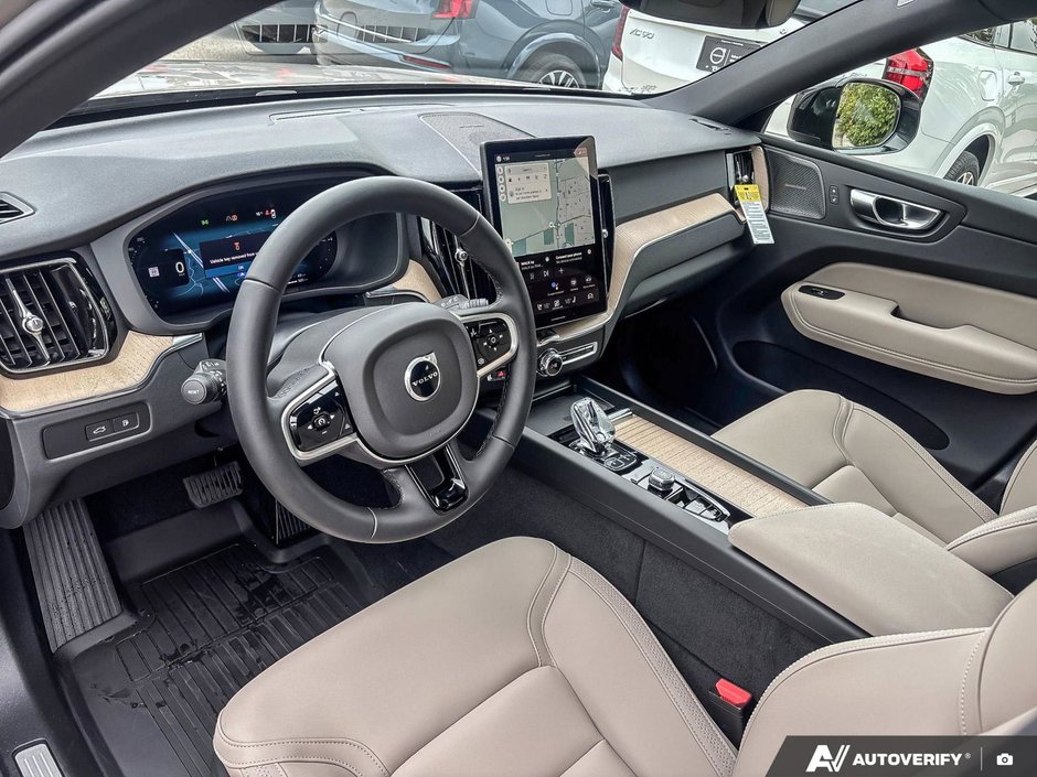 2026 Volvo XC60 Plug-In Hybrid Plus Dark Theme-13