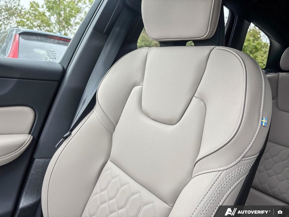 2026 Volvo XC60 Plug-In Hybrid Plus Dark Theme-20