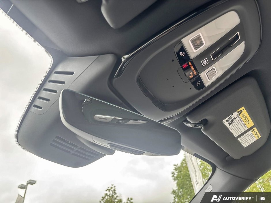 2026 Volvo XC60 Plug-In Hybrid Plus Dark Theme-21