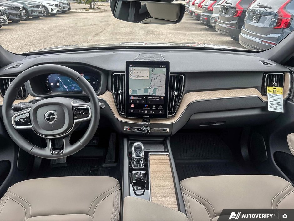 2026 Volvo XC60 Plug-In Hybrid Plus Dark Theme-24