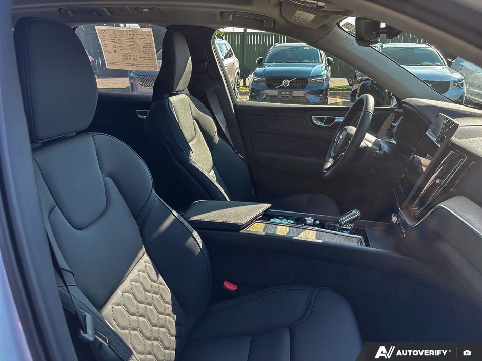 2026 Volvo XC60 Plug-In Hybrid Plus Dark Theme-22