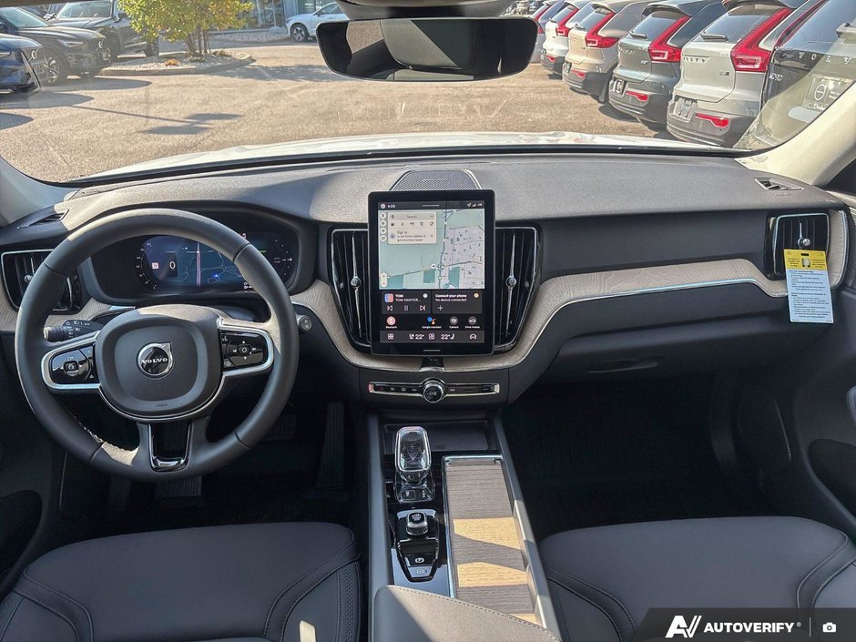 2026 Volvo XC60 Plug-In Hybrid Plus Dark Theme-24