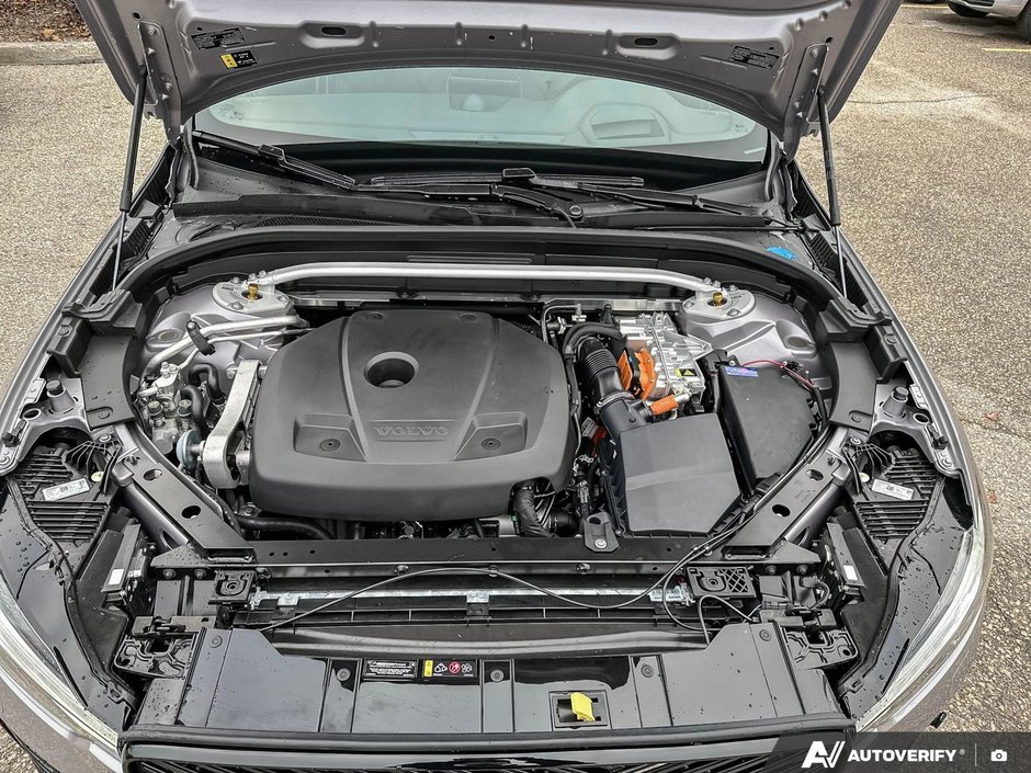 2026 Volvo XC60 Plug-In Hybrid Polestar Engineered-7