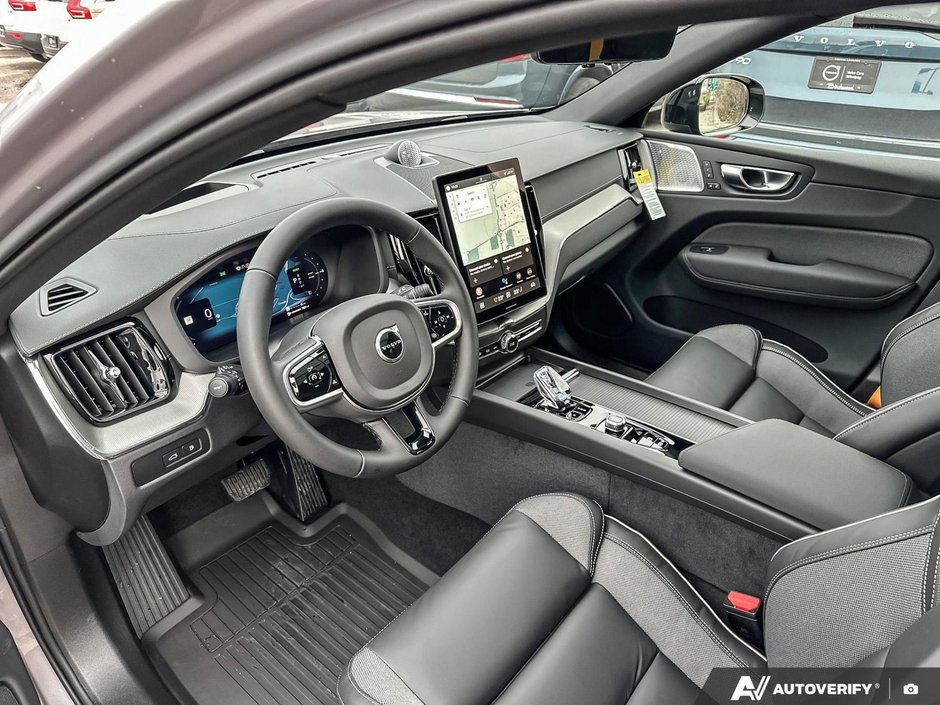 2026 Volvo XC60 Plug-In Hybrid Polestar Engineered-13