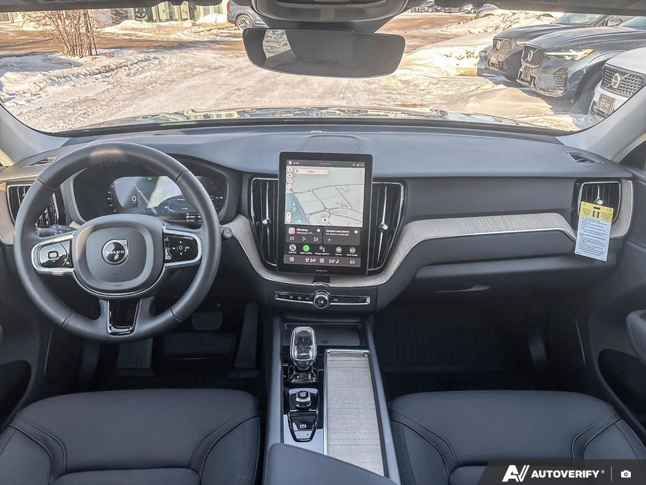 2026 Volvo XC60 Plug-In Hybrid Plus Dark Theme-23