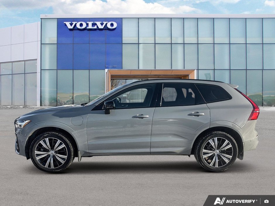 2026 Volvo XC60 Plug-In Hybrid Plus Dark Theme-1