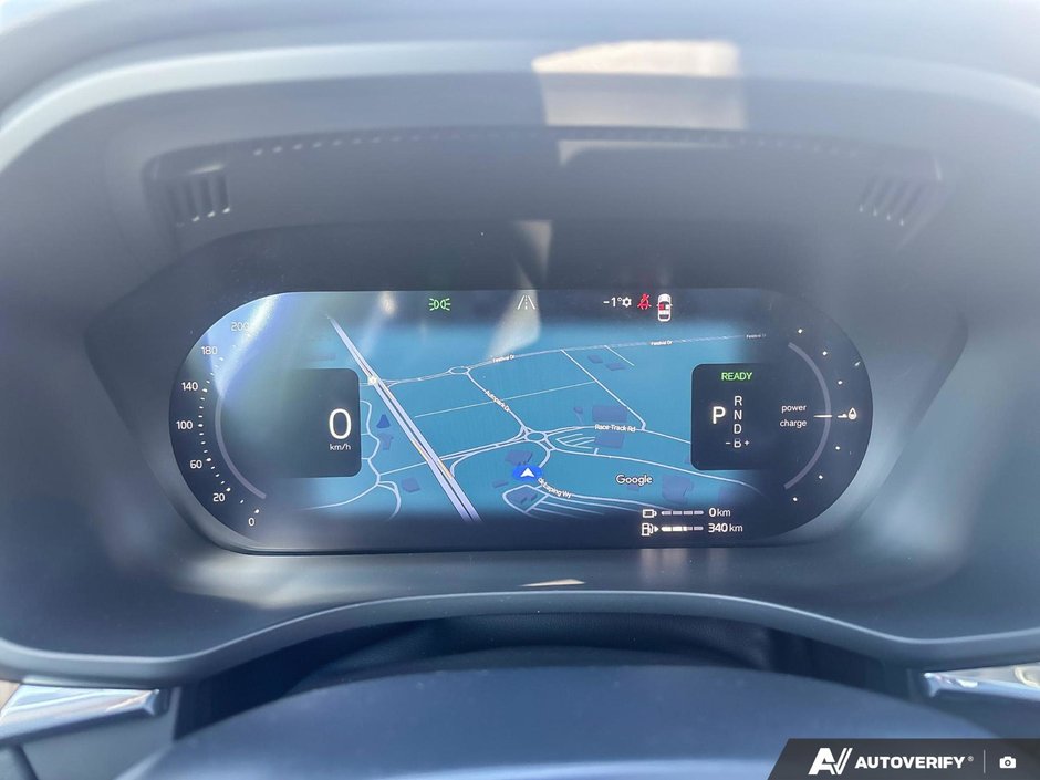 2026 Volvo XC60 Plug-In Hybrid Plus Dark Theme-15
