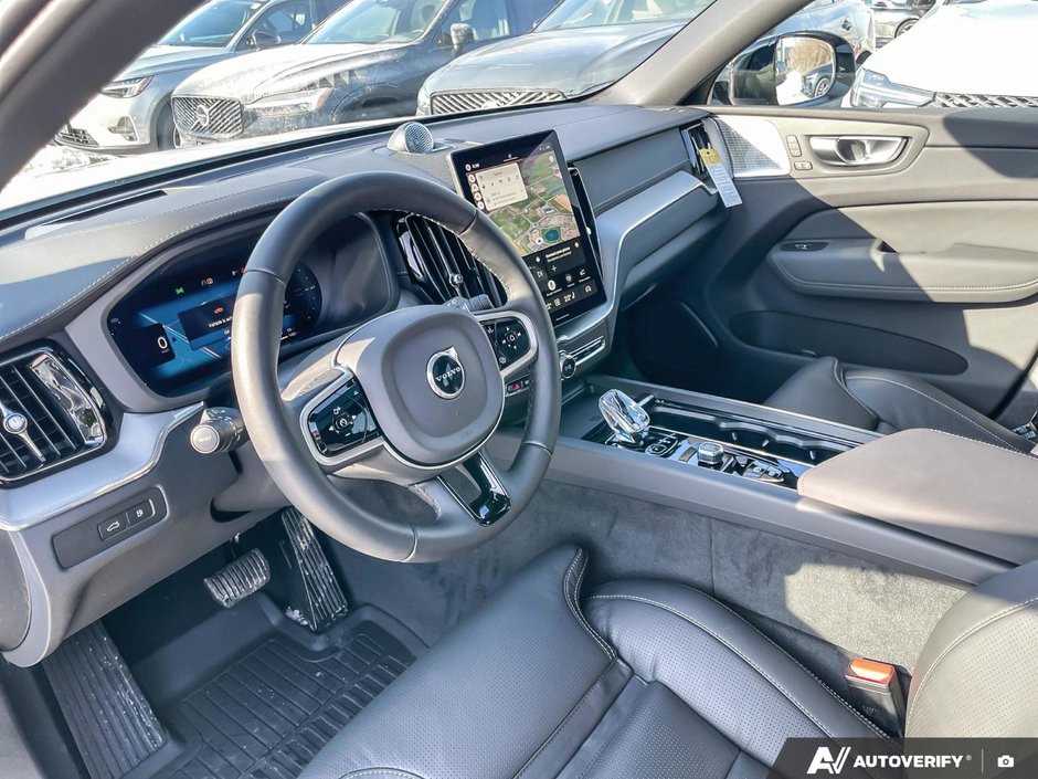 2026 Volvo XC60 Plug-In Hybrid Ultra Black Edition-13