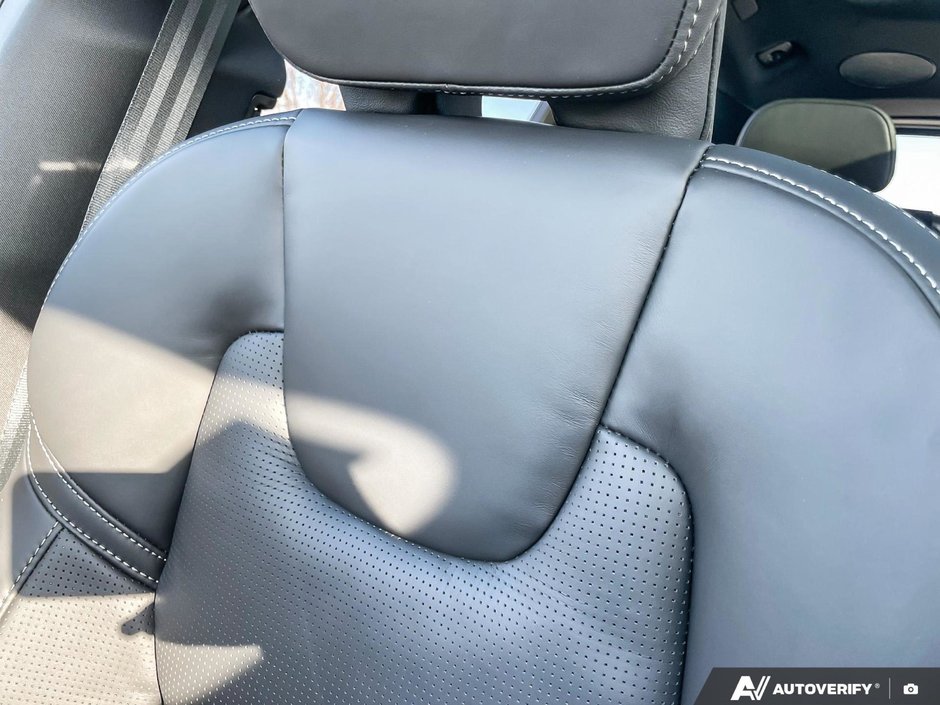 2026 Volvo XC60 Plug-In Hybrid Ultra Black Edition-20
