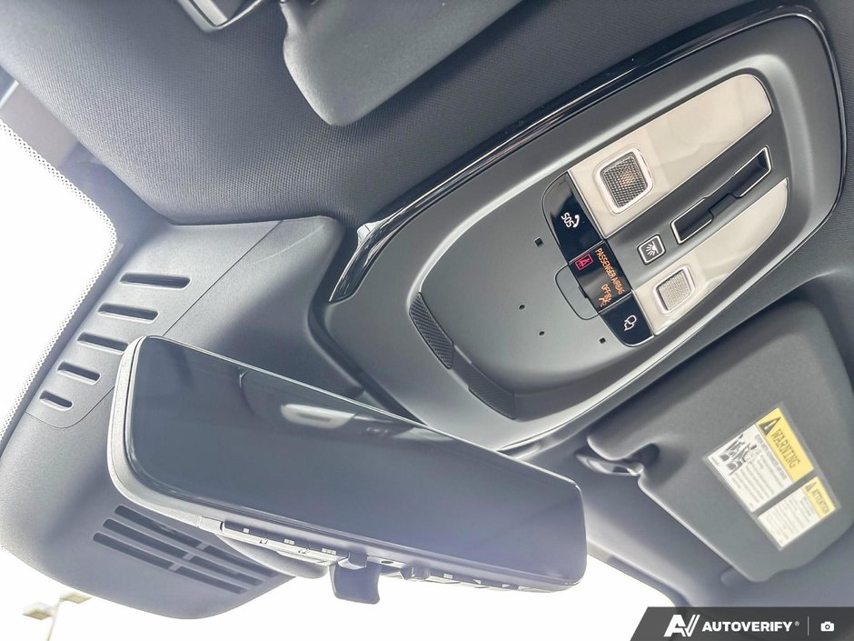 2026 Volvo XC60 Plug-In Hybrid Plus Dark Theme-21